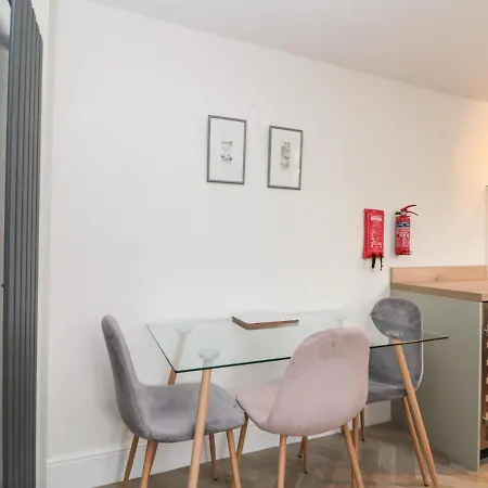 Hotel Lark's Nest 4*