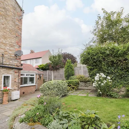 Lark's Nest 4* Scarborough
